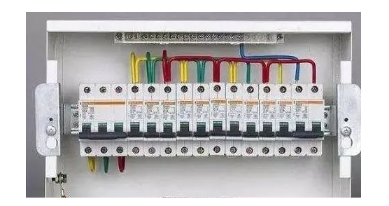 一文区分空气开关、漏保、过压欠压保护器！