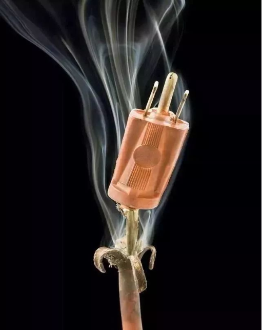 为什么电线都燃烧了，空气开关还不跳闸？